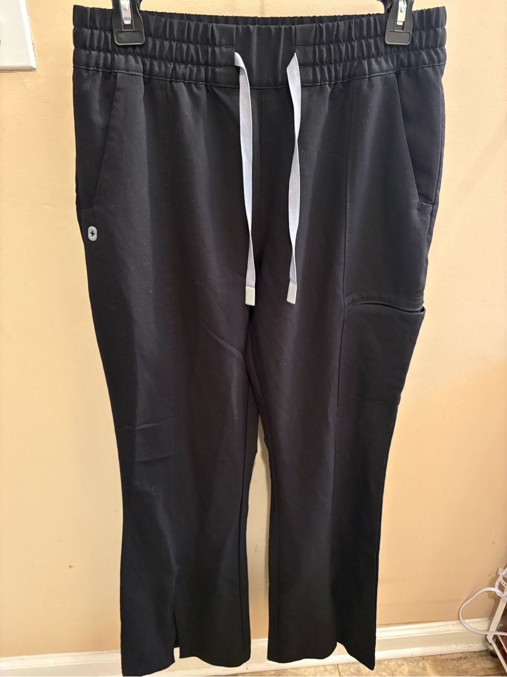 NWT Figs Montal High Waisted Flare Black Scrub Pants Women’s Medium - Picture 2 of 6